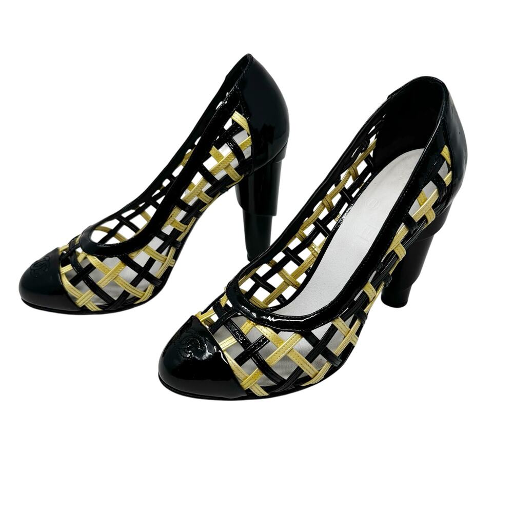Chanel Black Patent Lattice Heels Yellow Trim CC Logo Pumps EU 39 - Picture 2 of 11